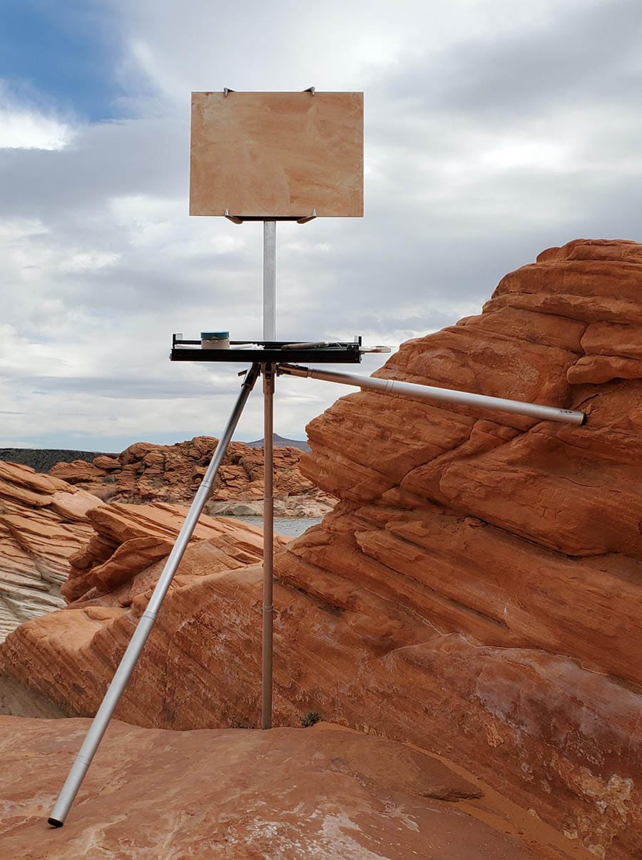 Soltek Easel 2.0 is determined to let you paint no matter how rough the terrain you're on