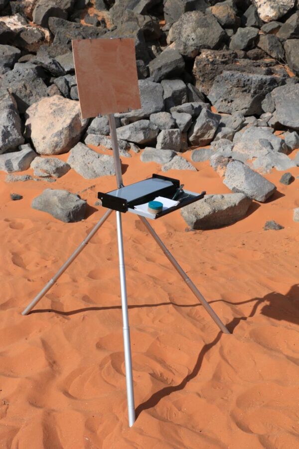 Soltek Compact - the best easel for painting in sand or the desert